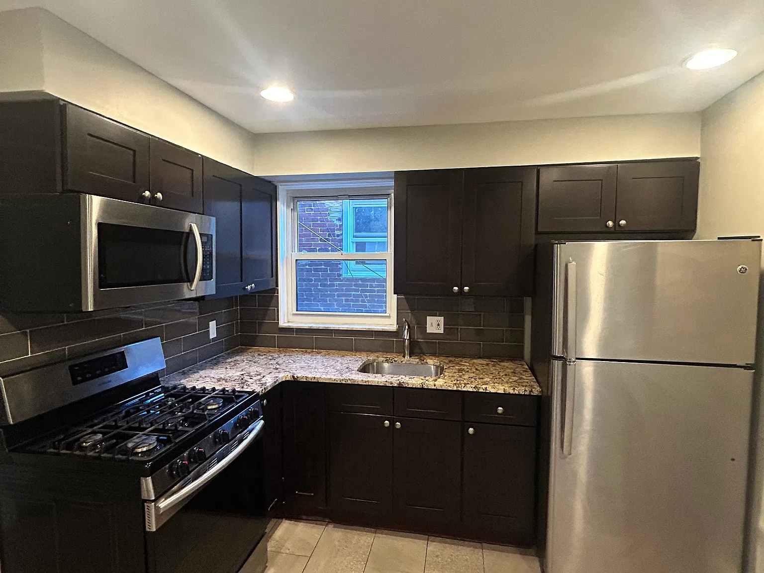 2 bed, 835 sqft, $1,675 — Photo 4