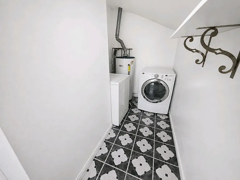 1917 Somerville Dr — Photo 7