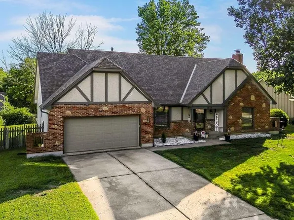 1526 NE Florence Ave, Lees Summit, MO 64086