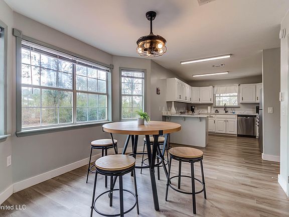 4th image of 12522 Wolf River Rd