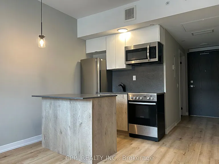 70 King St E #202 — Photo 3