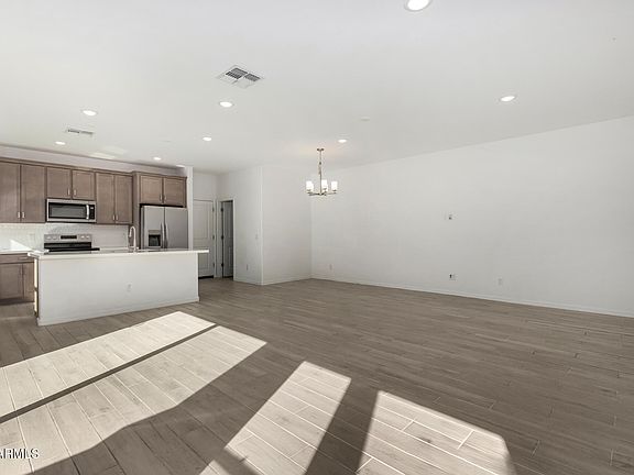 4th image of 15138 W HADLEY Street