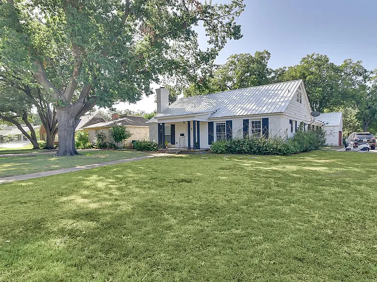 3741 Hilltop Rd — Photo 2