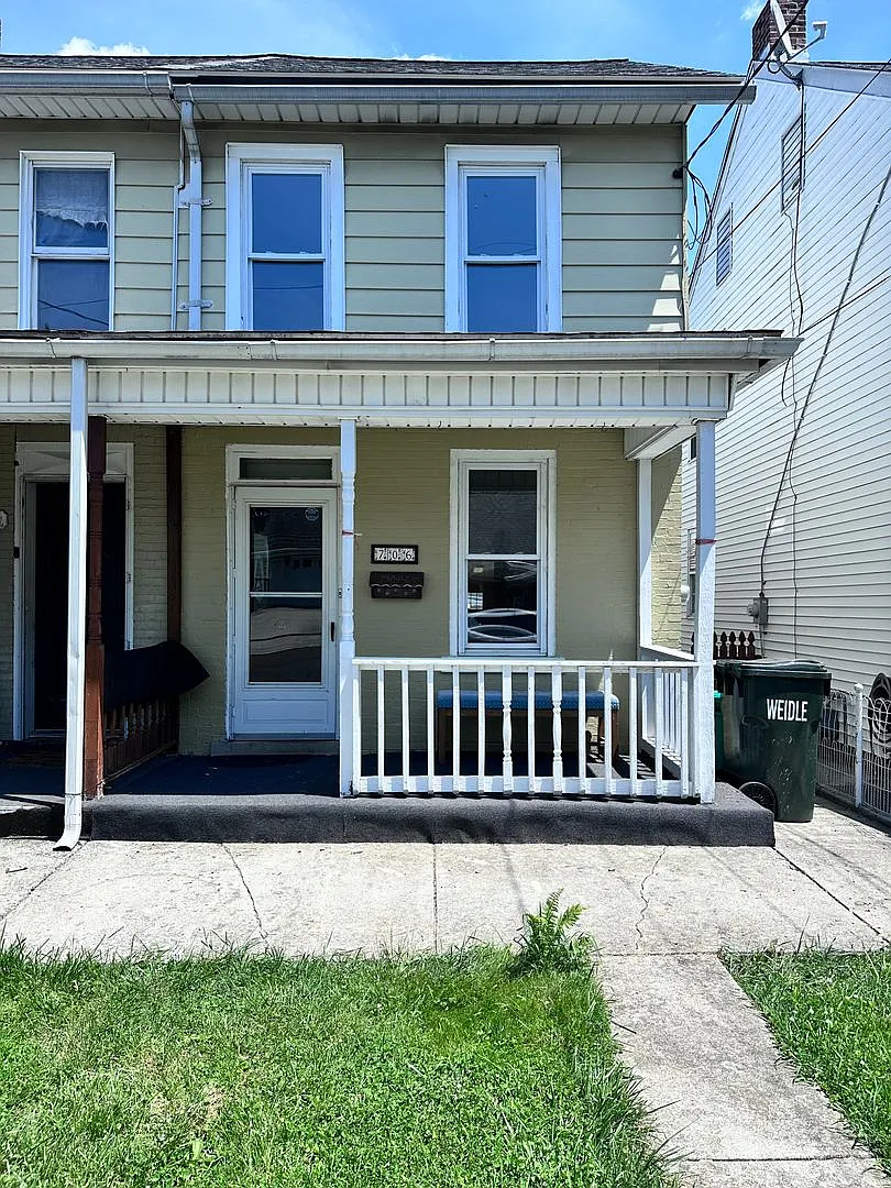 Cozy 3 Bedroom Home in Lebanon with Central Air! — Photo 1