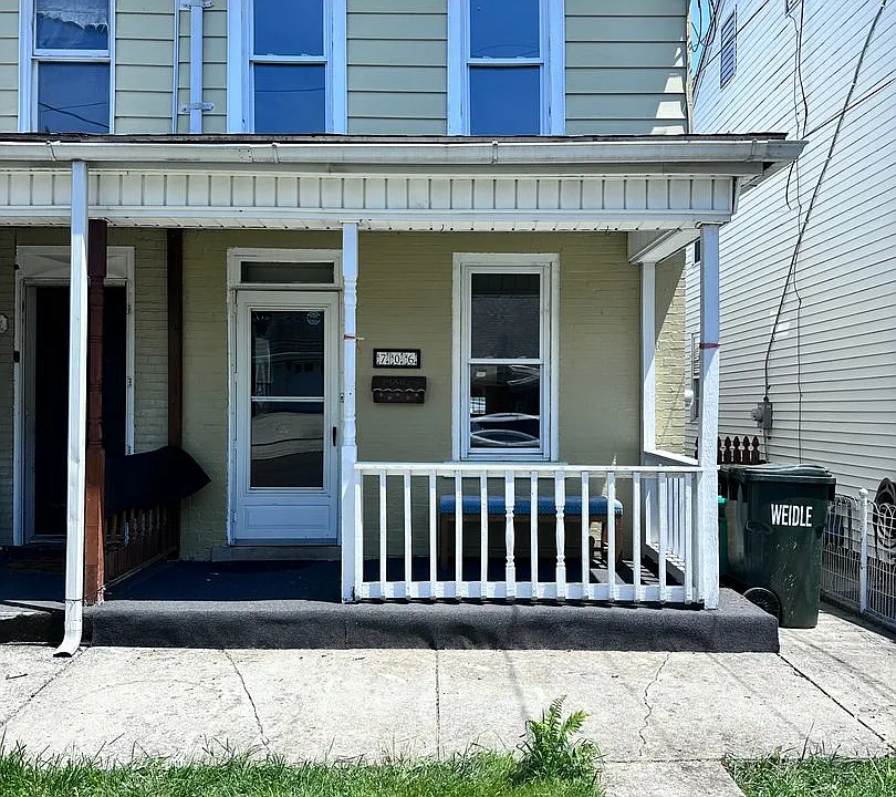 706 N 2nd Ave