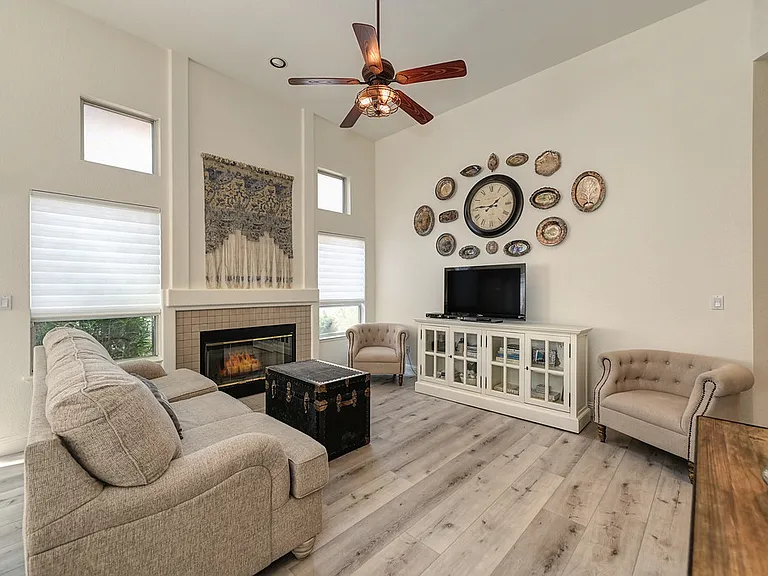 5537 Cabrillo Way — Photo 11