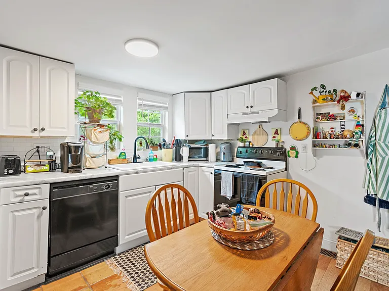 238 Thuss Ave #2 — Photo 4