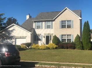 23 Dogwood Ct, Cliffwood, NJ 07721