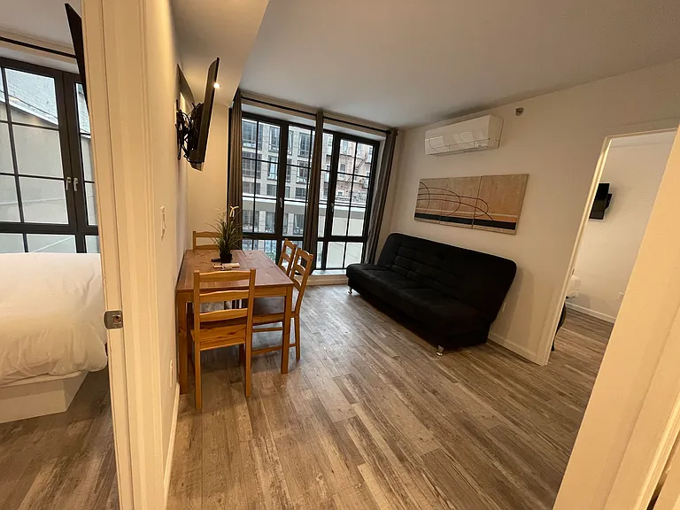 433 W 53rd St #71 — Photo 4