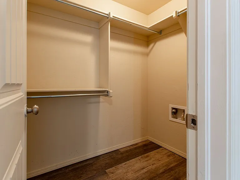 15316 Nightshade Dr — Photo 30