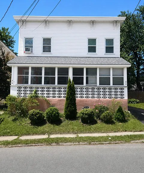 272-274-274 Locust Ave #1 — Photo 1