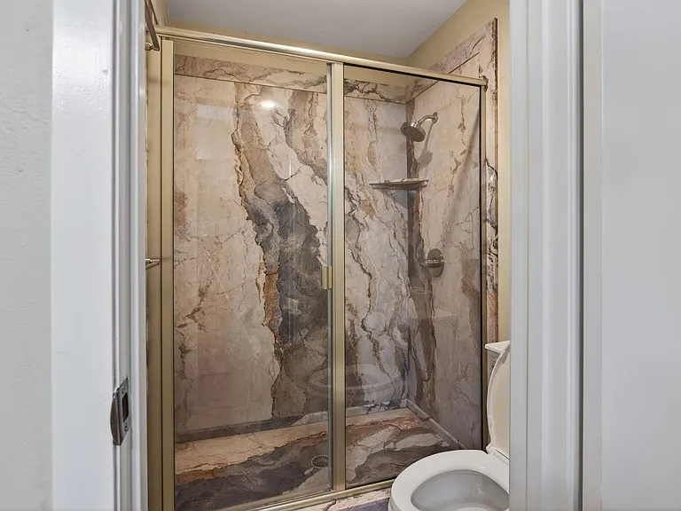 4202 Indian Creek Ct — Photo 25