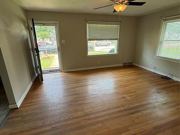 4th image of 656 N 3rd St