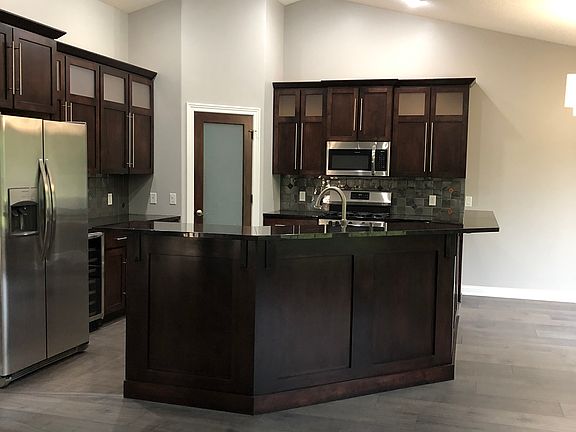 2nd image of 2814 Villa Ct