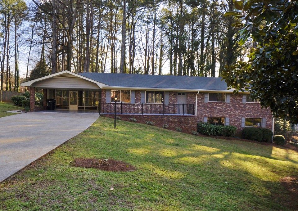 1st image of 662 Kelly Dr