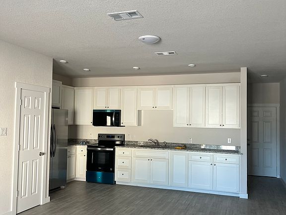 4th image of 925 Longino St #6