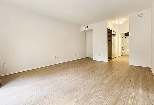 1444 S. Saltair — Photo 4