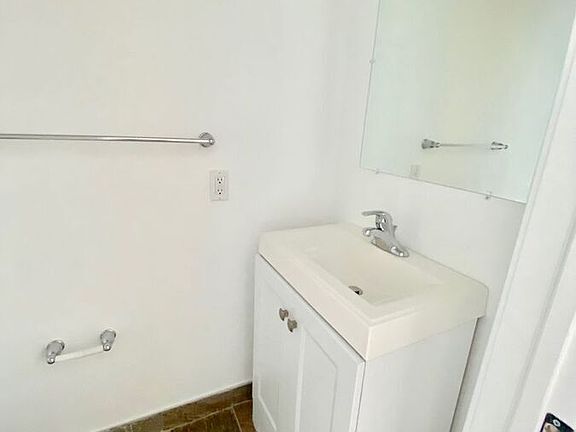4th image of 190 W Berks St APT 3