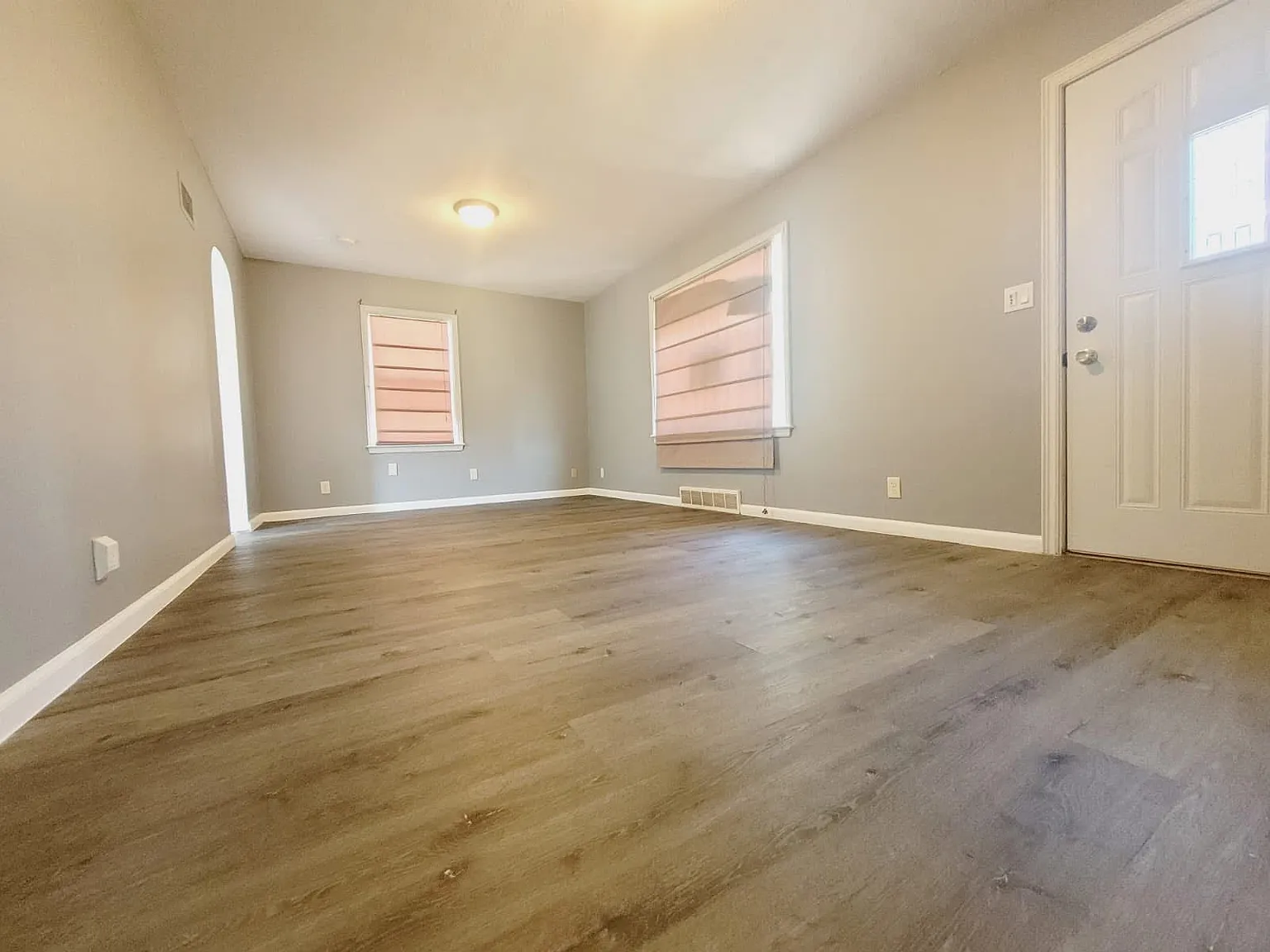 2 bed, 728 sqft, $1,450 — Photo 2