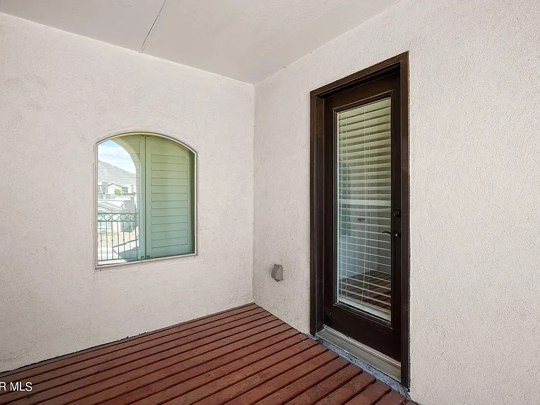 7877 Enchanted View Dr — Photo 35