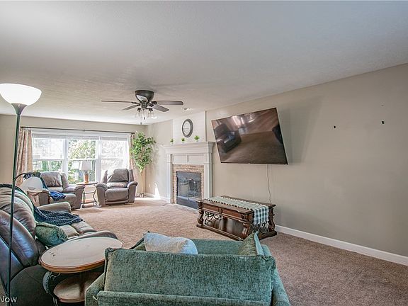 4th image of 1387 Pendleton Ave