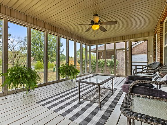 4th image of 104 Teakwood Ct