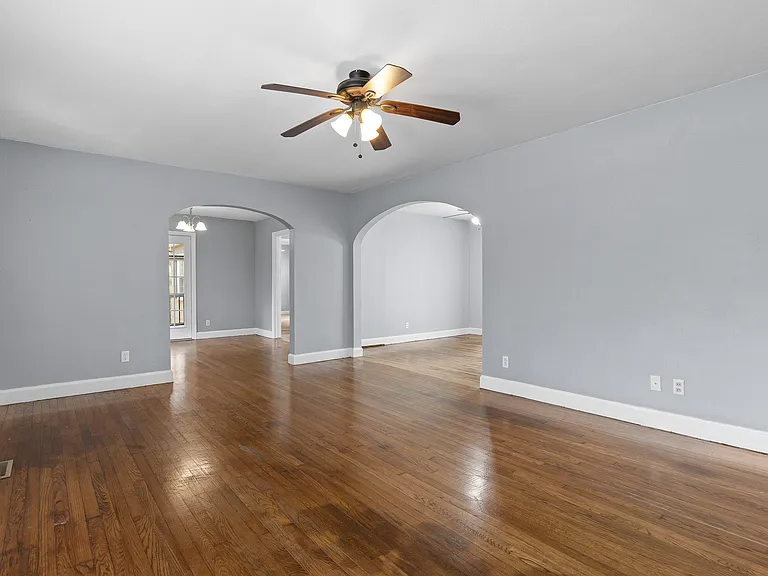 949 Signal Rd — Photo 10