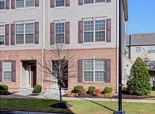 11 Summit Ln, Newport News, VA 23601