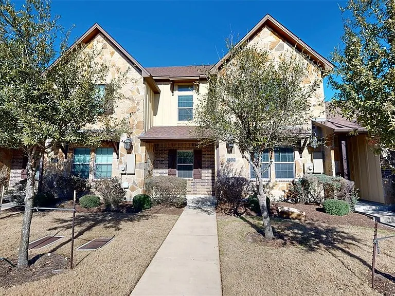 3009 Towers Pkwy — Photo 33