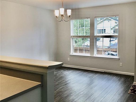 4th image of 409 Palmetto St