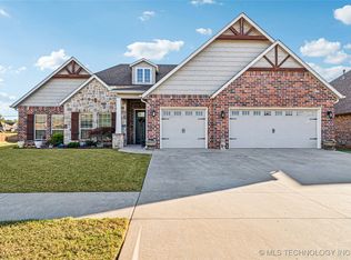 1024 E 135th Pl, Glenpool, OK 74033