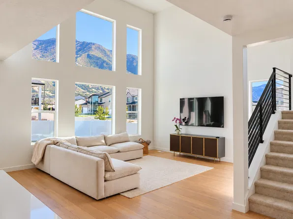 3487 S Snowberry Dr, Mapleton, UT 84664