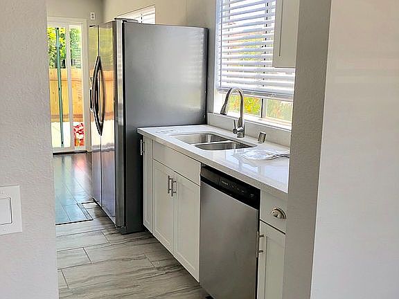 2nd image of 1903 Manzana Way