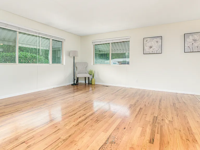 1400 S Gourley St #1400 — Photo 1