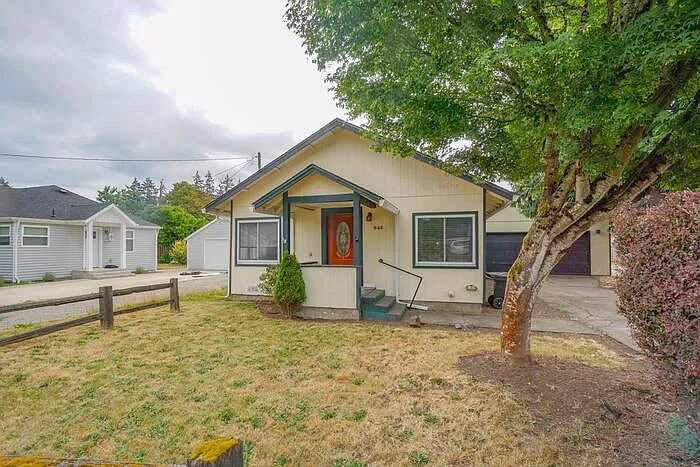 944 Dale St — Photo 3