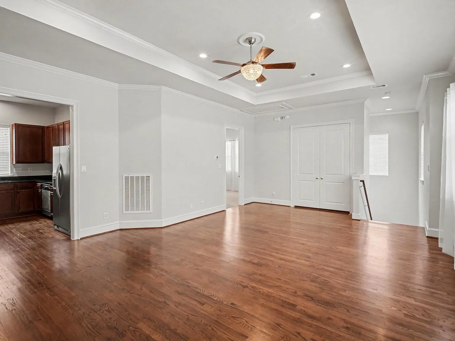 2 bed, 2.0 bath, 1392 sqft, $2,500 — Photo 3