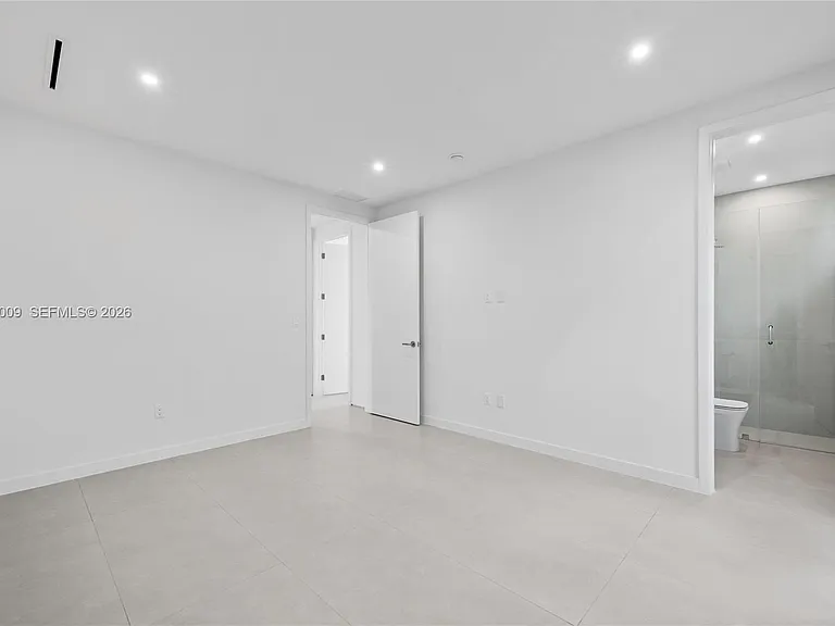 2980 SW 2nd St #LEFT — Photo 13