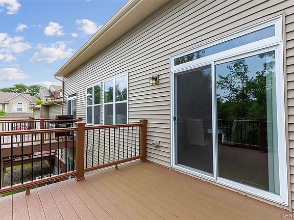 5th image of 7512 Berry Wood Ln