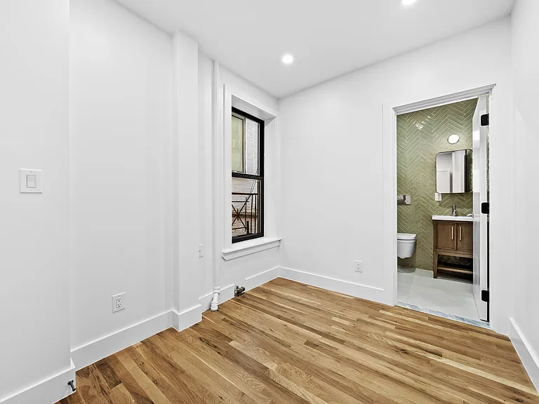 98 Thompson St #8 — Photo 7