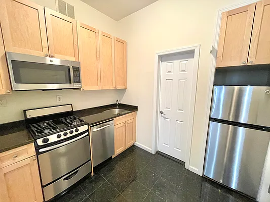 Rented by Corcoran | media 5