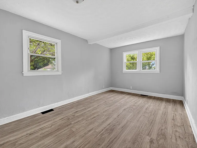 900 Partridge Ave — Photo 12