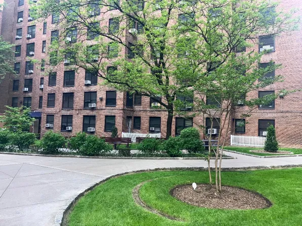 209 Clinton Avenue image 4 of 16