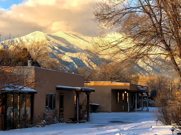414 Camino De La Placita, Taos, NM
