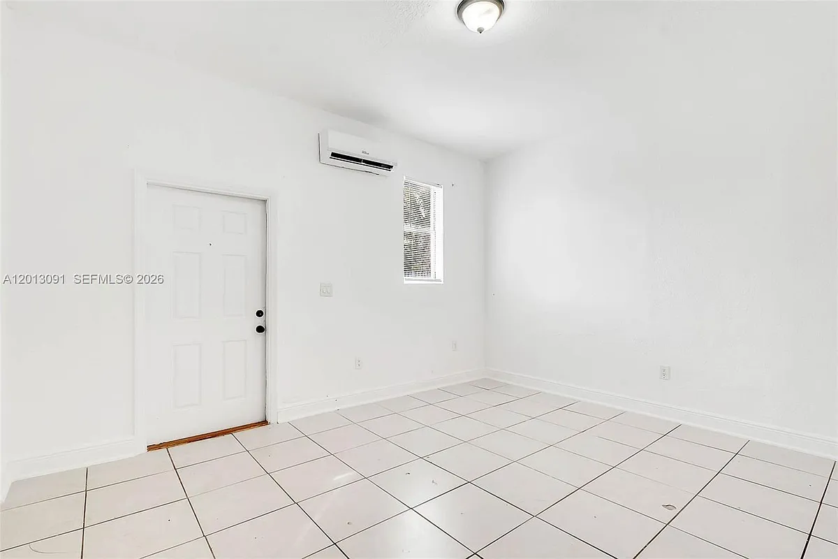 Building Photo - 50 NW 79th St #4