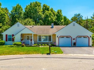 6 Stonybrook Ct, Manchester Township, NJ 08759