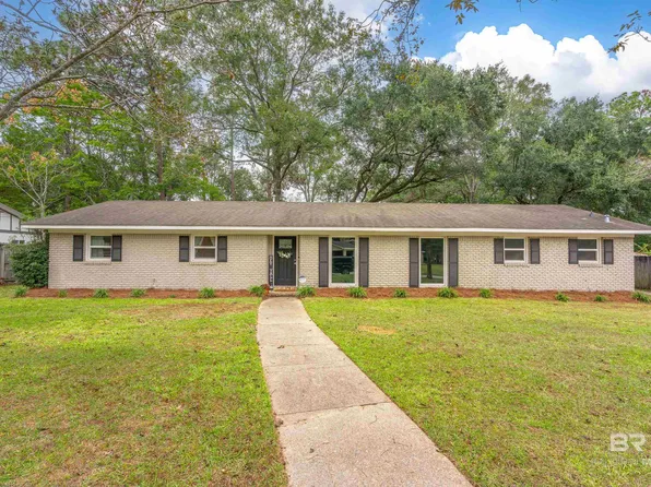 5054 Woodmere St, Mobile, AL 36693