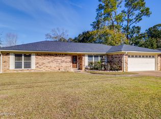 2408 Sunkist Country Club Rd, Biloxi, MS 39532