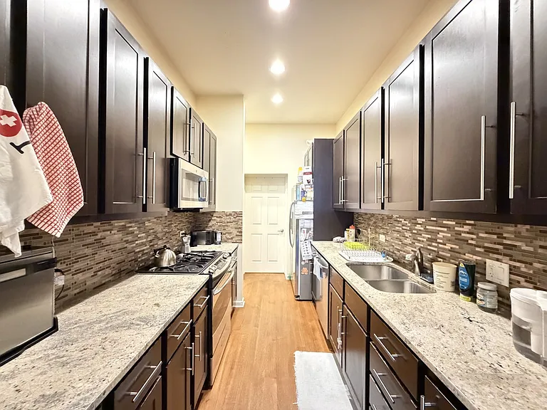 1415 N Campbell Ave #2C — Photo 2