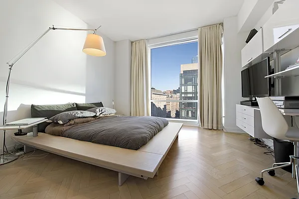 Sold by Nest Seekers International | media 11