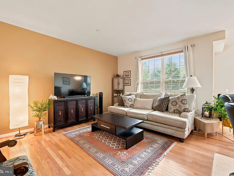 4437 Driftwood Dr — Photo 7